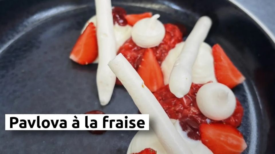 A feu doux : Aime #5 Pavlova Déstructurée Fraise, Meringue & Ganache Verveine Citron